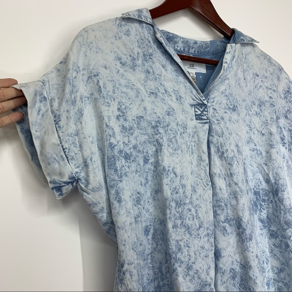 Thread & Supply Retro Acid Wash Blue Cuffed Short Sleeve V-Neck Popover Shirt - Picture 3 of 14